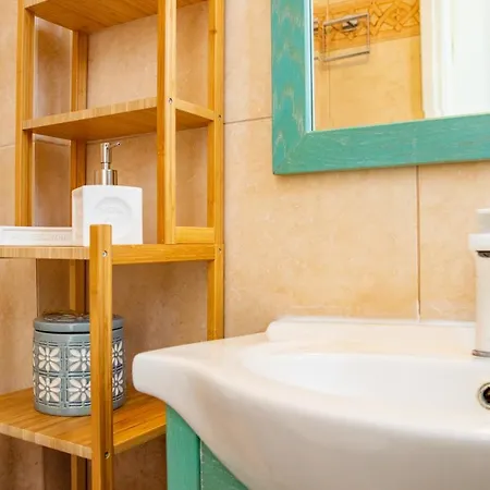 The Ship Tatil Evi Lefkos (Karpathos)