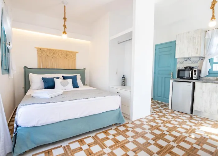 The Ship * Lefkos (Karpathos)