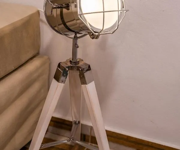 בית נופש The Ship לפקוס קרפתאו