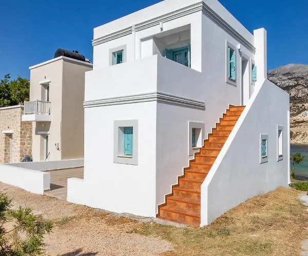 בית נופש The Ship לפקוס קרפתאו